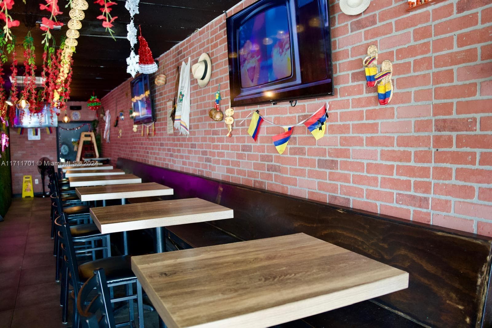 Profitable Colombian Restaurant Group with Established Operations