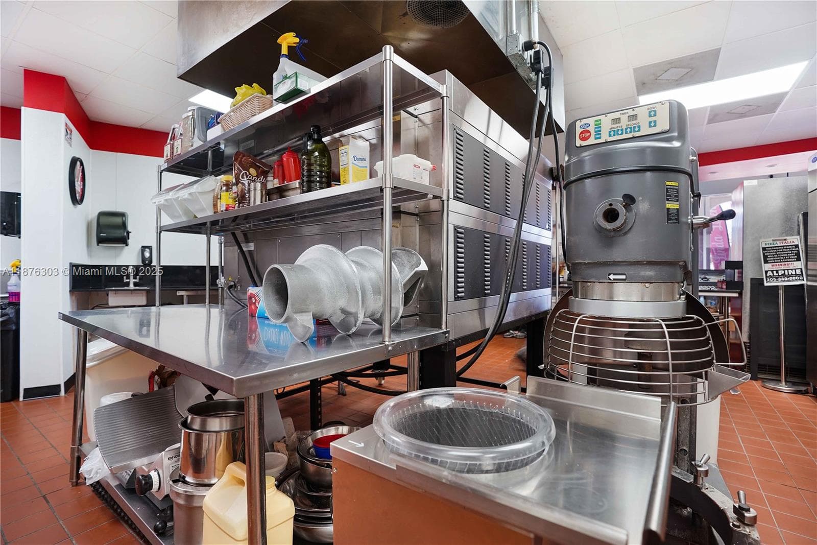 Thriving Italian Pizzeria with High Volume Capacity