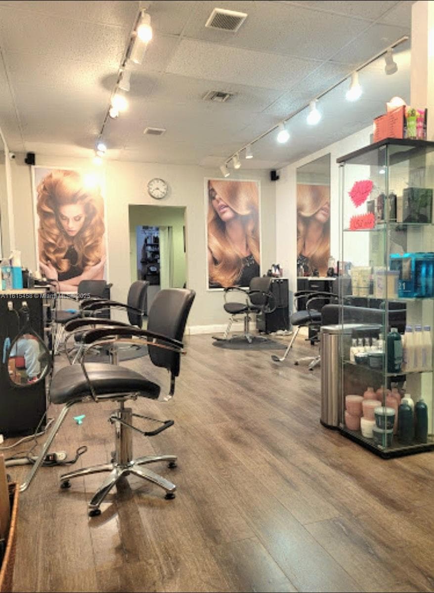 Thriving Hair Salon with Turnkey Operations