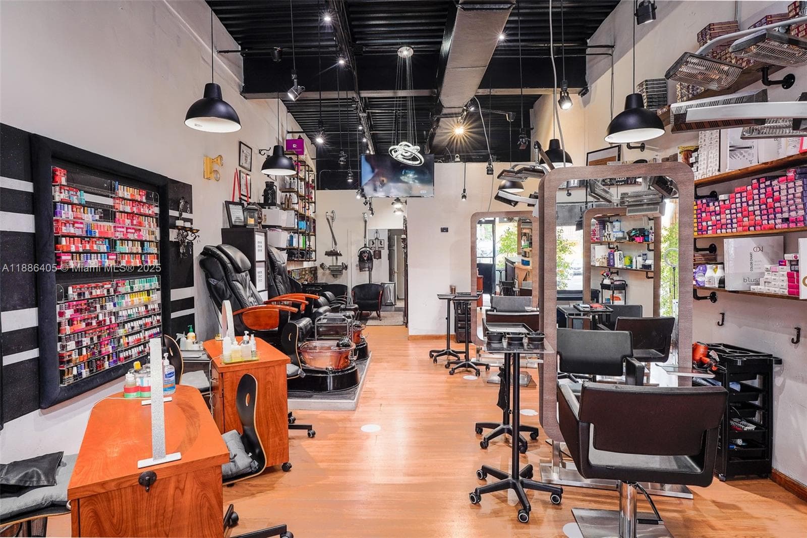 Premier Luxury Hair Salon with a Loyal Client Base