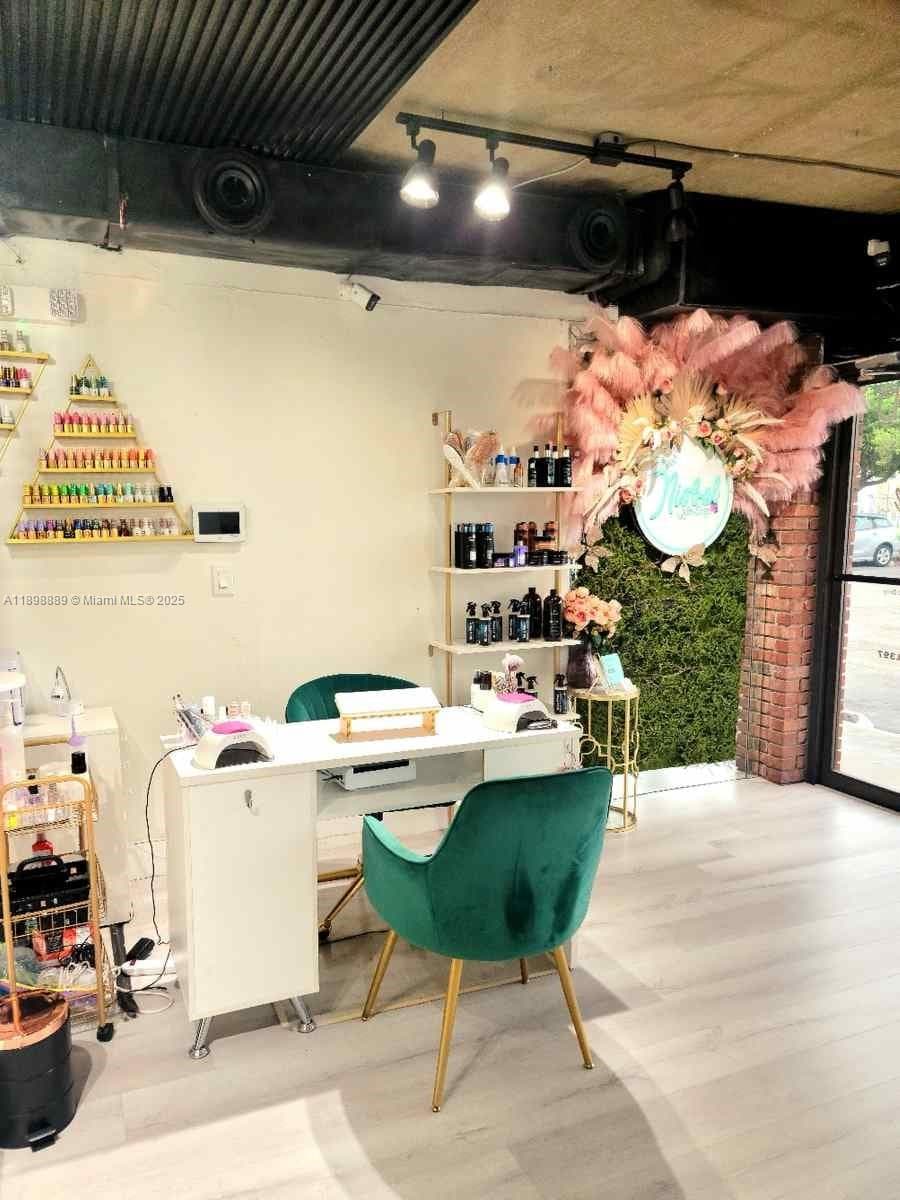 Established Full Service Hair Salon with Turnkey Operations