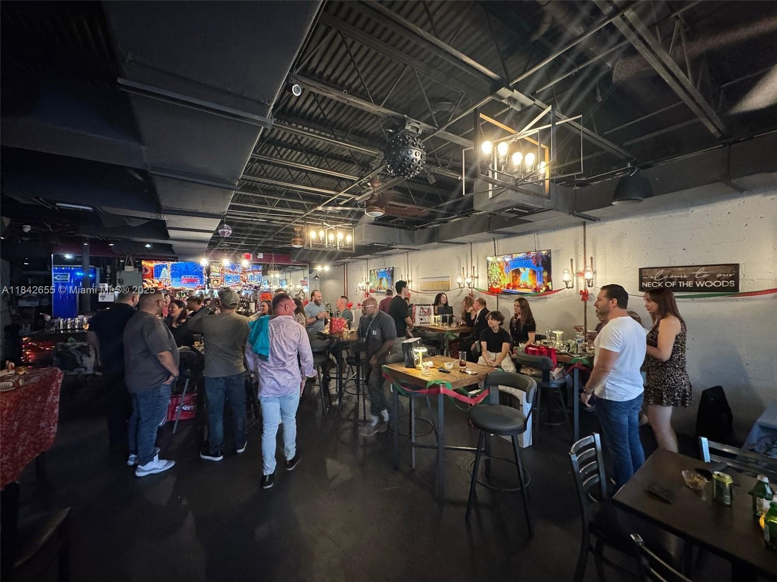 Turnkey Restaurant and Bar with Prime Location