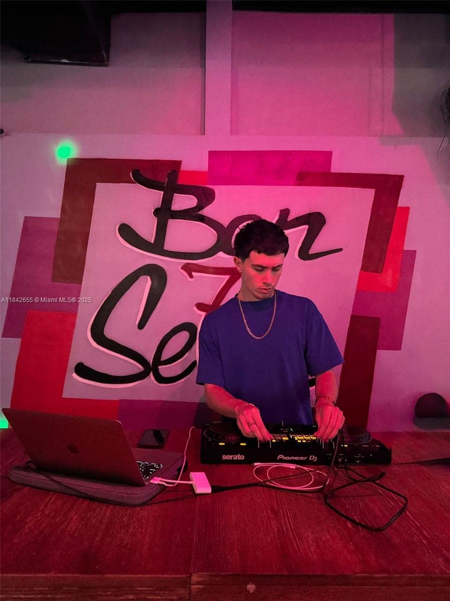 Turnkey Restaurant and Bar with Prime Location