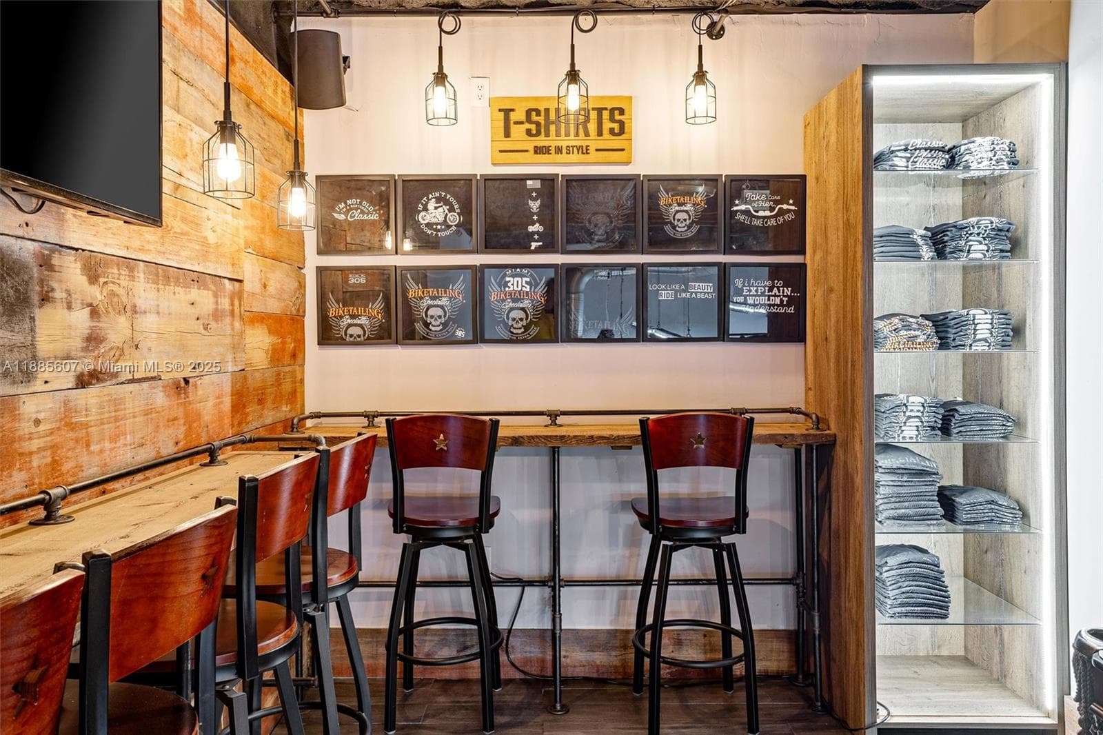 Niche Auto Detailing Customization Studio with Strong Online Presence