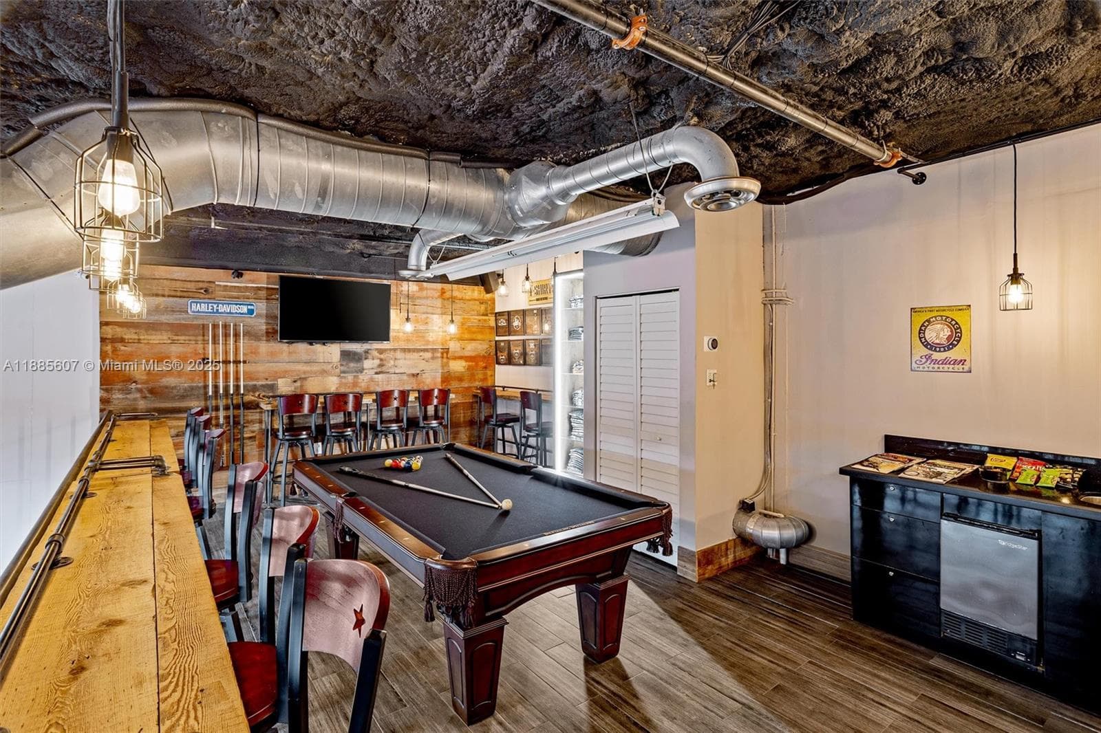 Niche Auto Detailing Customization Studio with Strong Online Presence