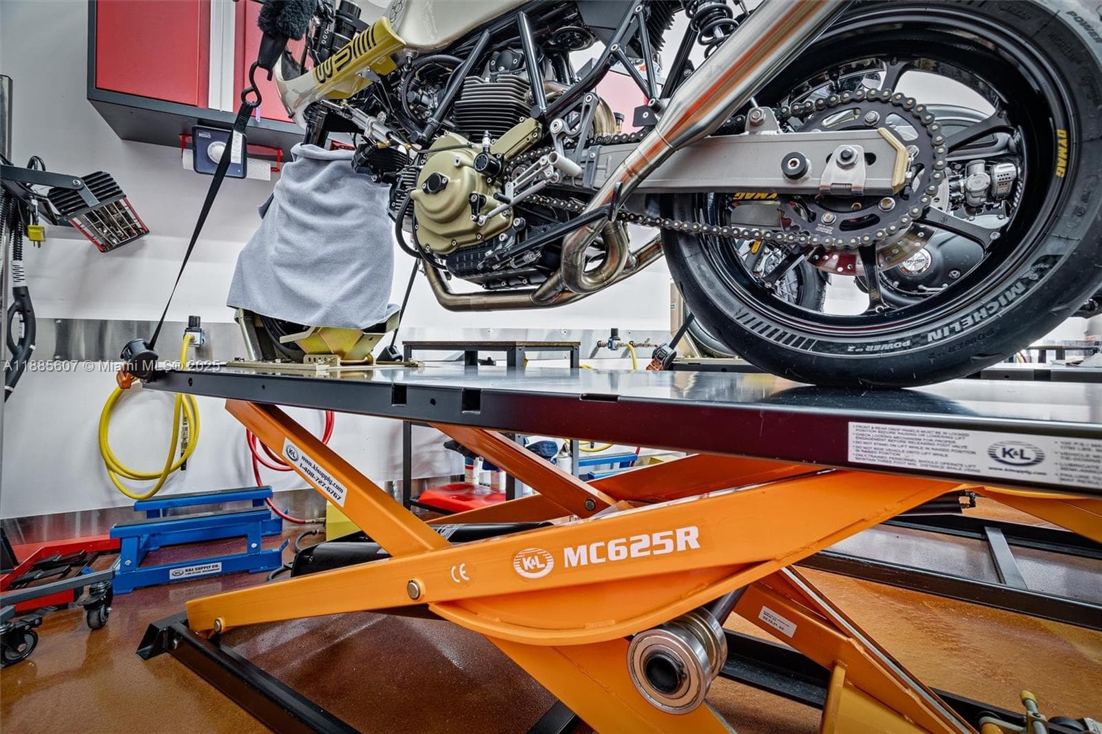 Niche Auto Detailing Customization Studio with Strong Online Presence