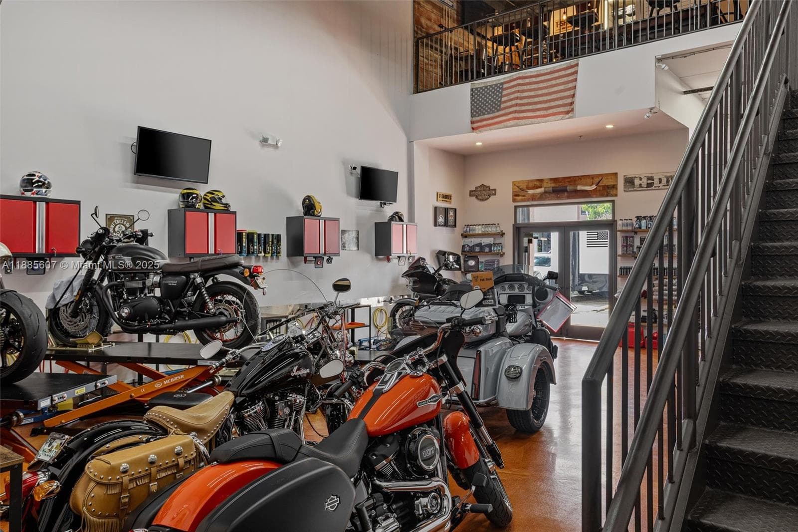 Niche Auto Detailing Customization Studio with Strong Online Presence