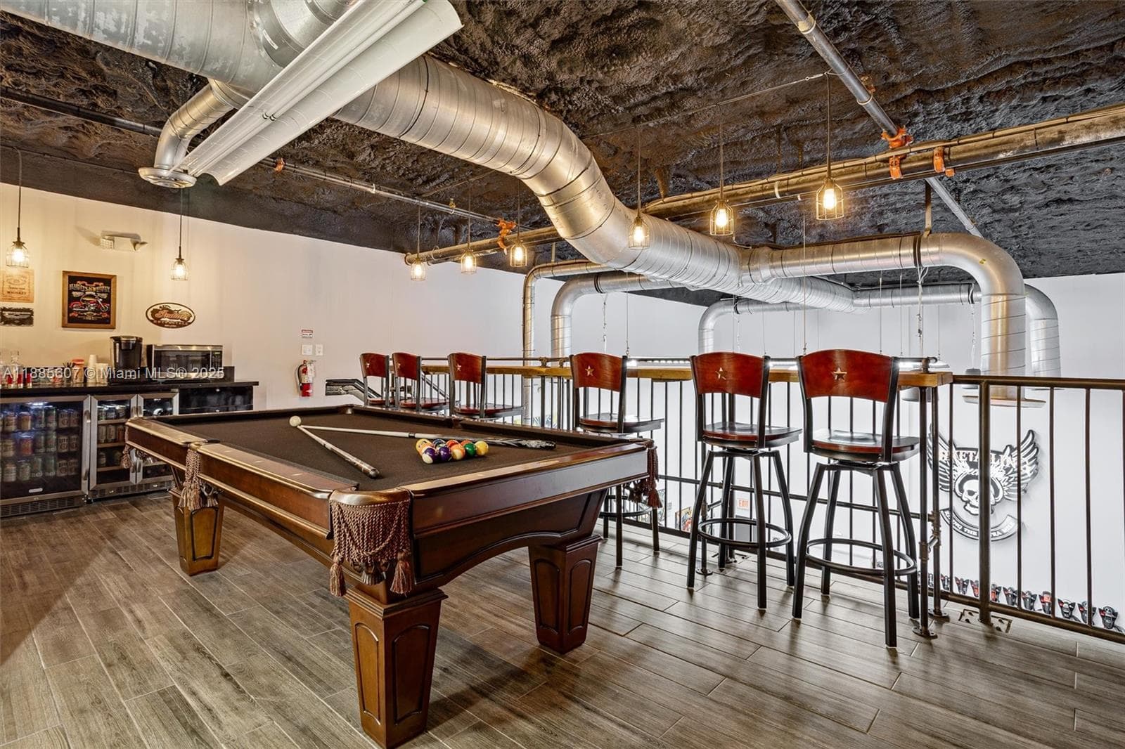 Niche Auto Detailing Customization Studio with Strong Online Presence