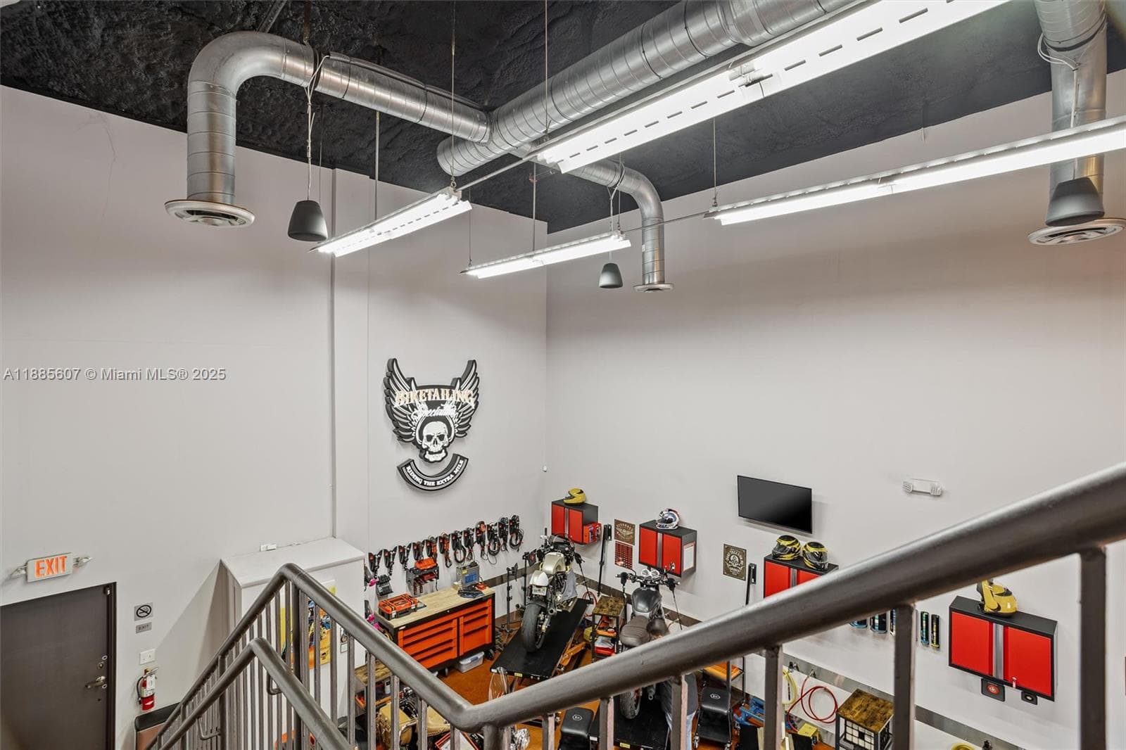 Niche Auto Detailing Customization Studio with Strong Online Presence