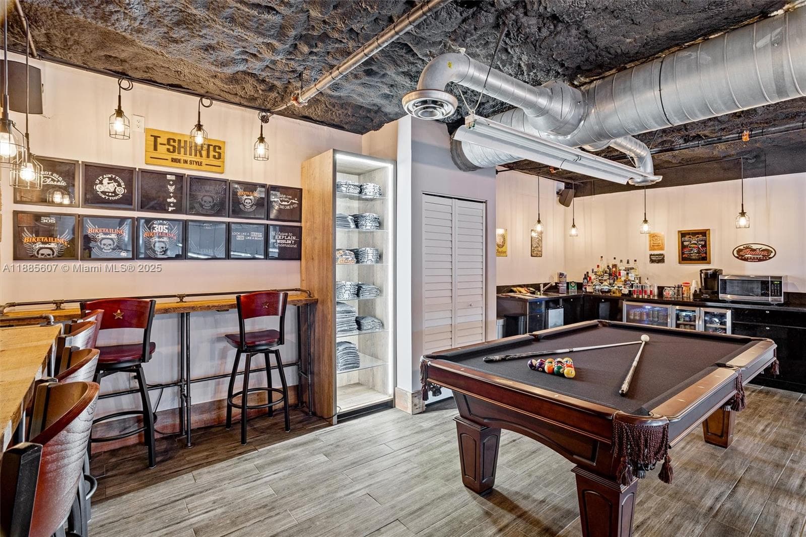 Niche Auto Detailing Customization Studio with Strong Online Presence