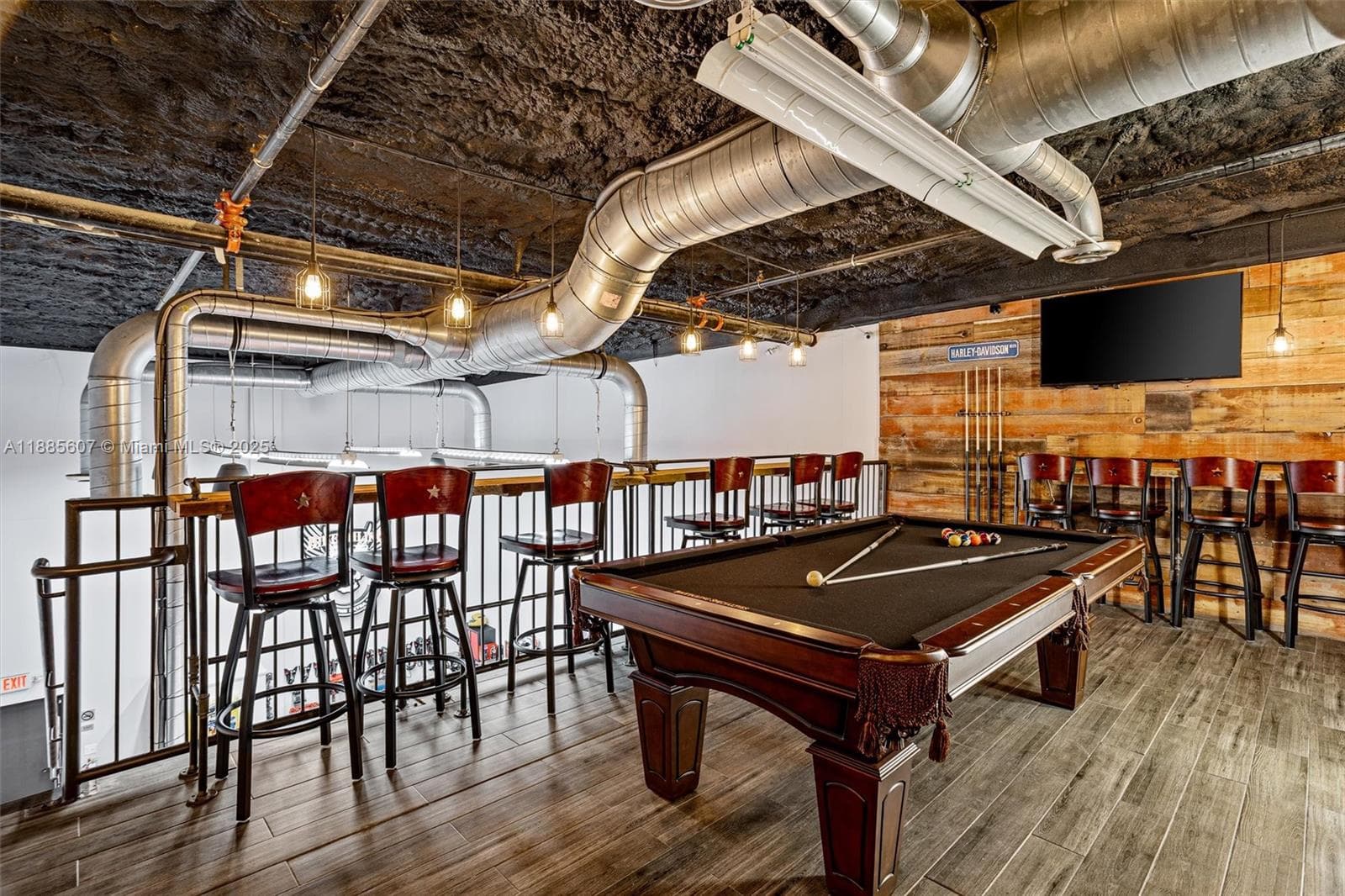 Niche Auto Detailing Customization Studio with Strong Online Presence