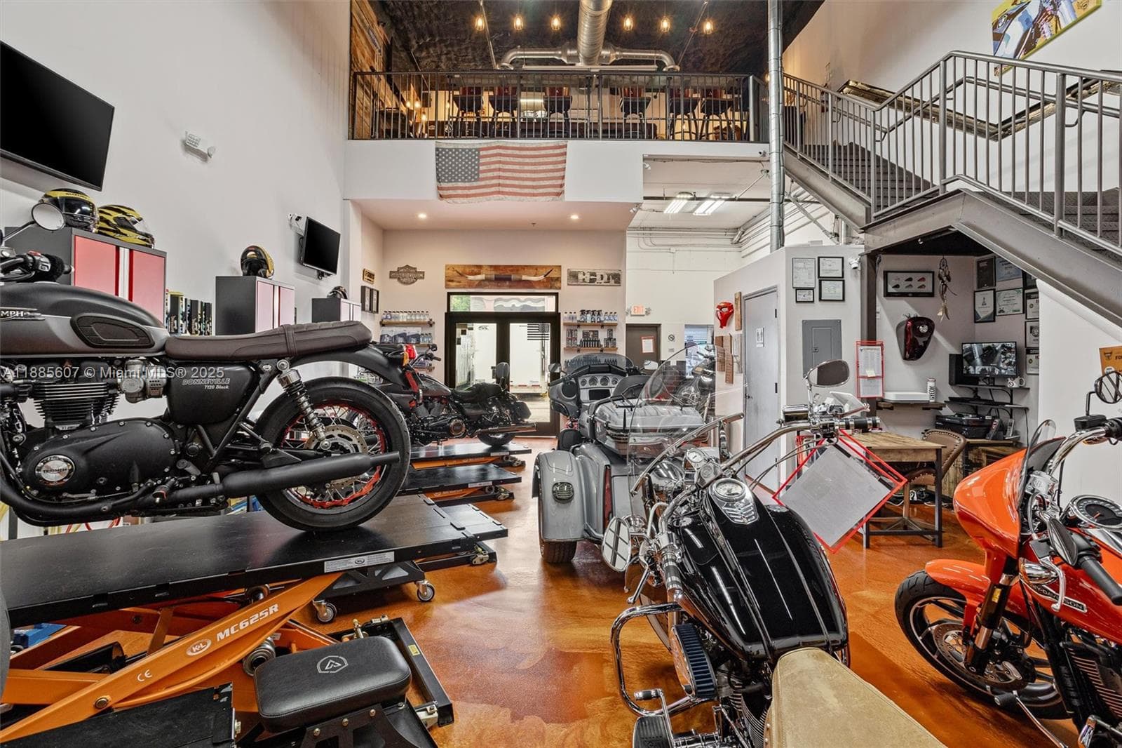 Niche Auto Detailing Customization Studio with Strong Online Presence