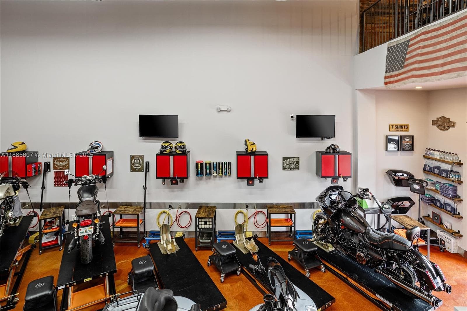 Niche Auto Detailing Customization Studio with Strong Online Presence