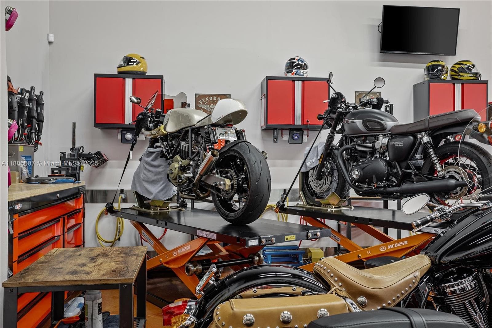 Niche Auto Detailing Customization Studio with Strong Online Presence