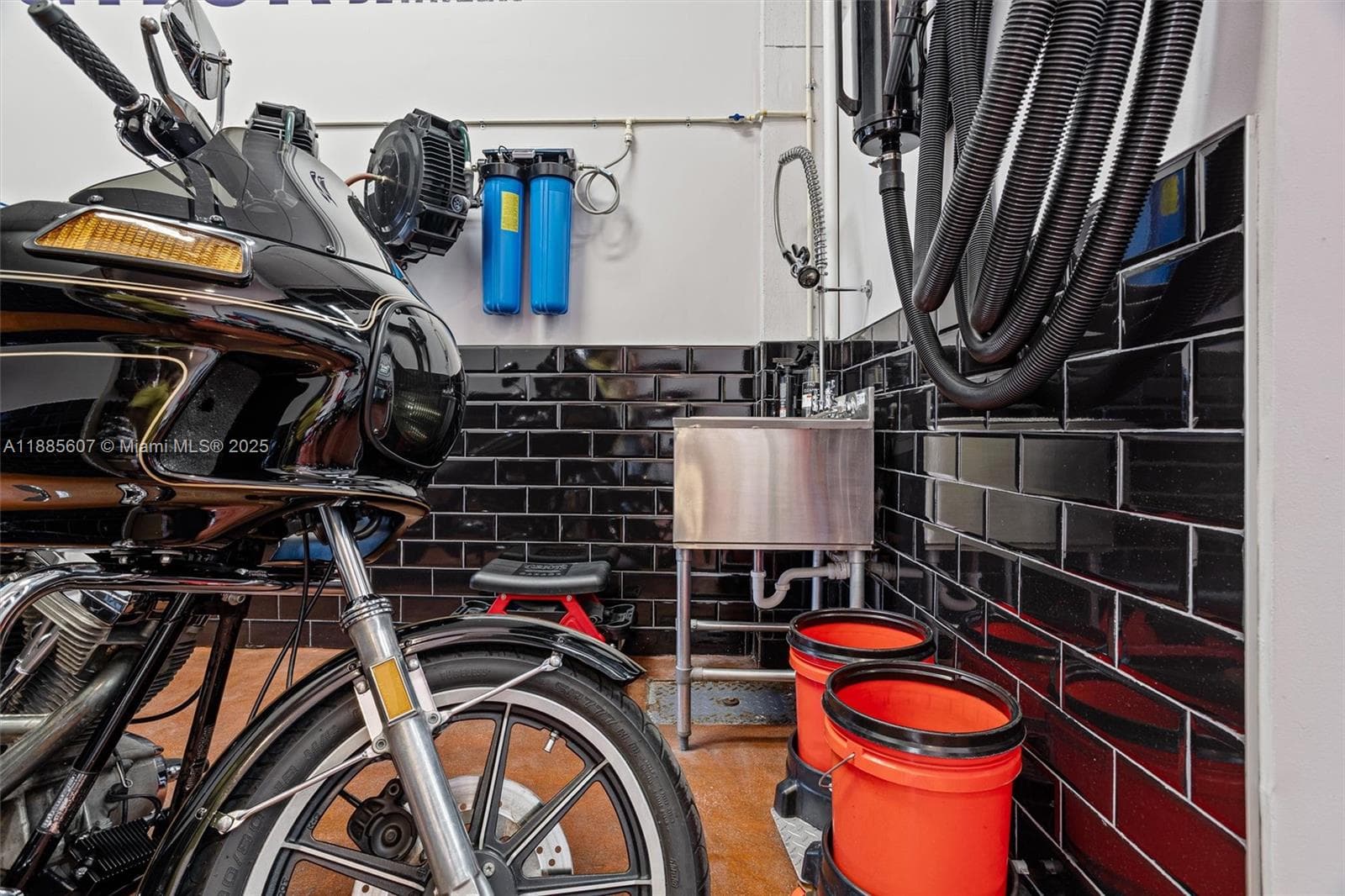 Niche Auto Detailing Customization Studio with Strong Online Presence