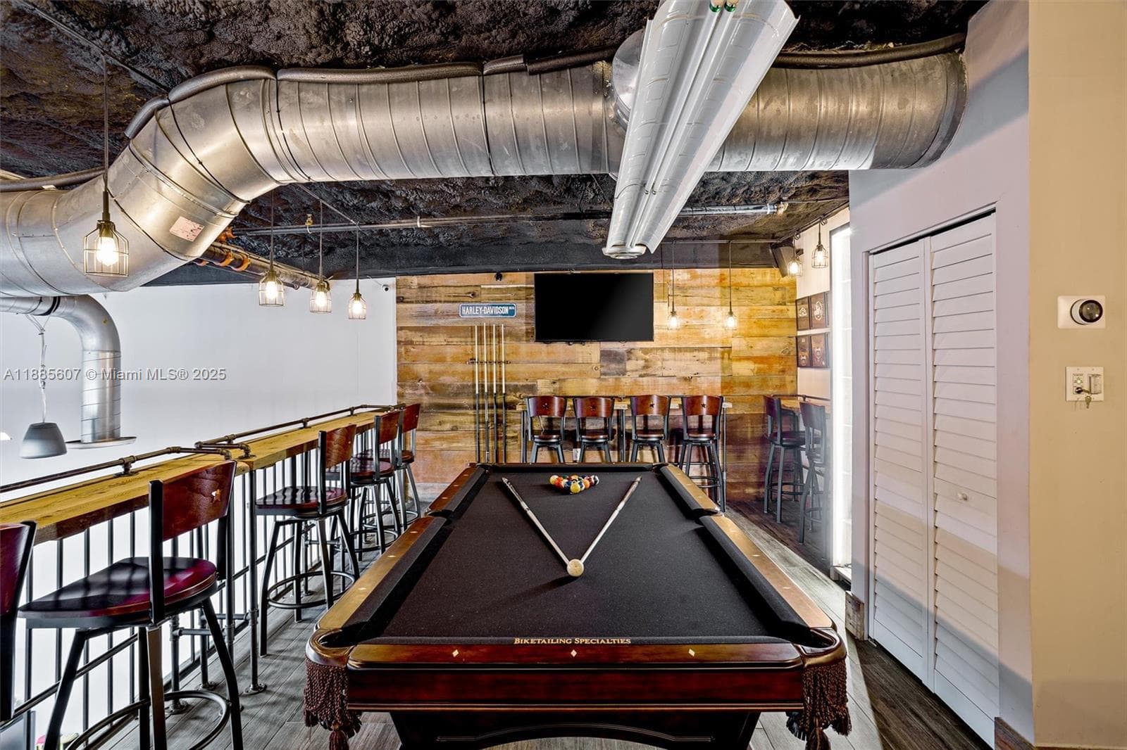 Niche Auto Detailing Customization Studio with Strong Online Presence