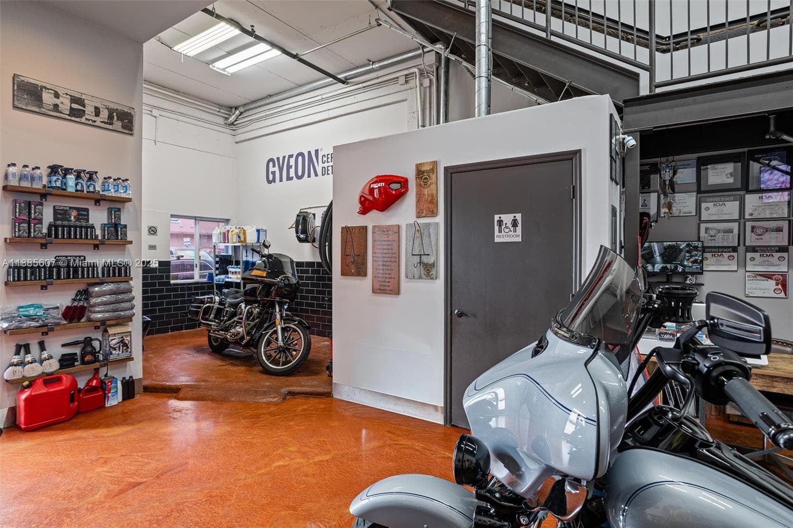 Niche Auto Detailing Customization Studio with Strong Online Presence