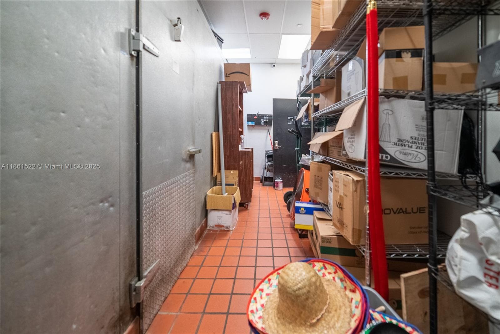 Premier Nightlife Venue with Iconic Brand Recognition