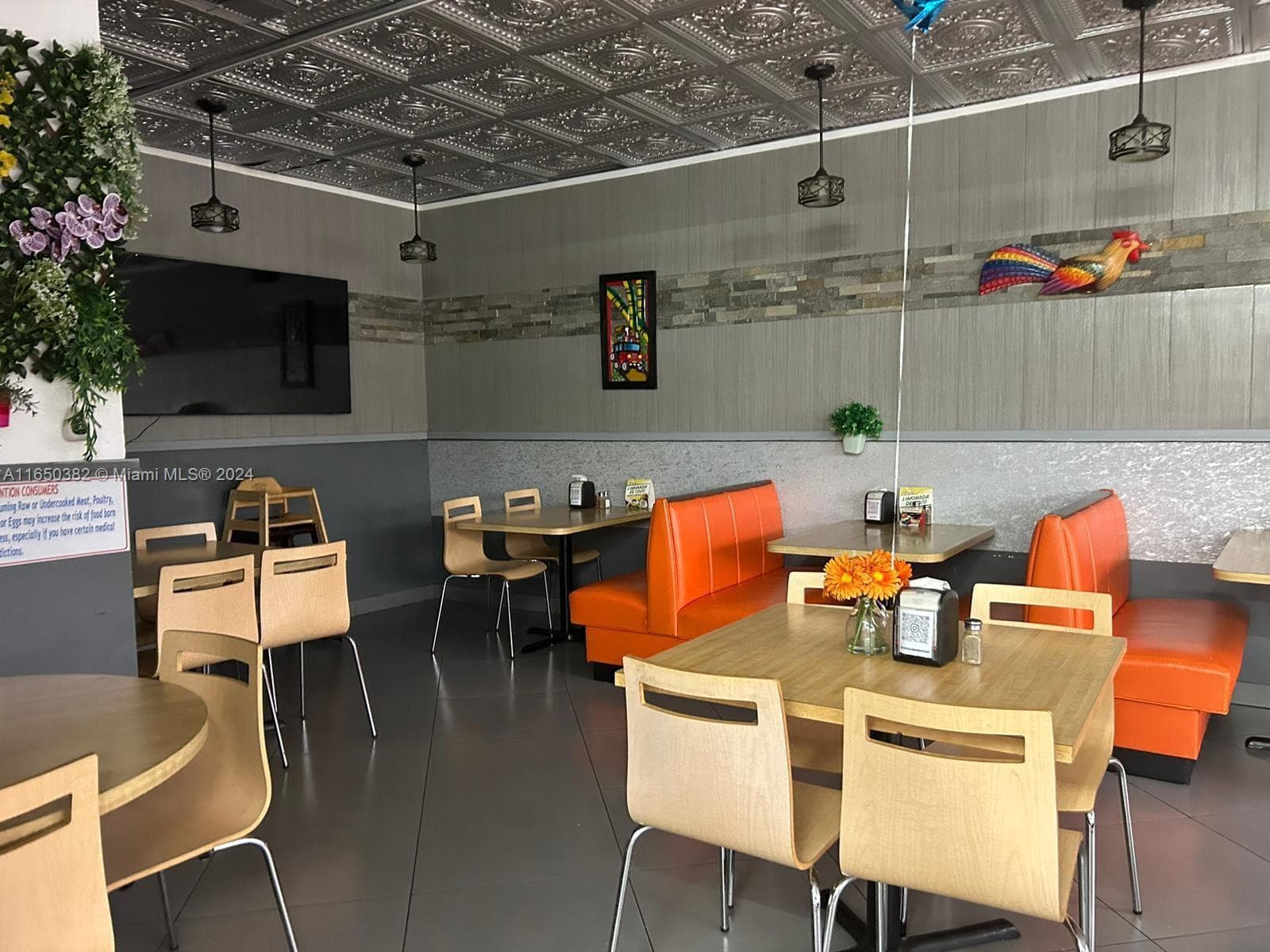 Thriving Colombian Restaurant with Loyal Clientele