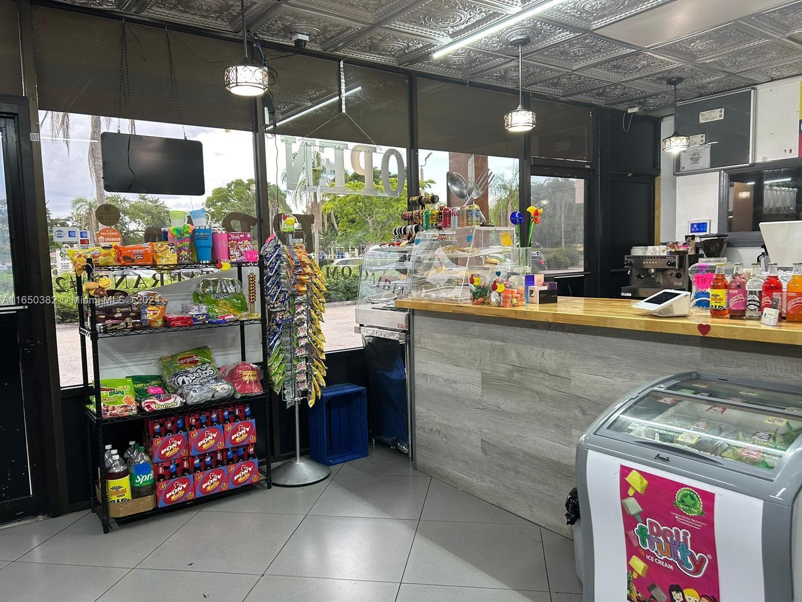 Thriving Colombian Restaurant with Loyal Clientele