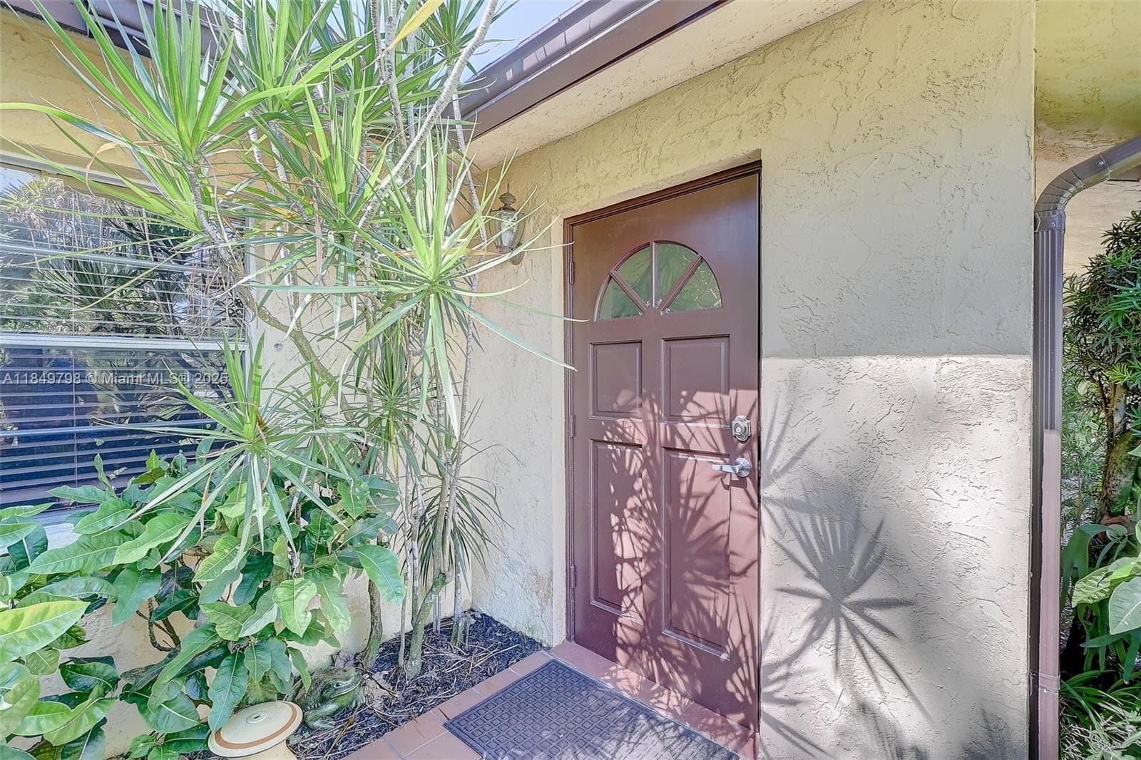 Premier Honey Bee Farm with National Brand Recognition