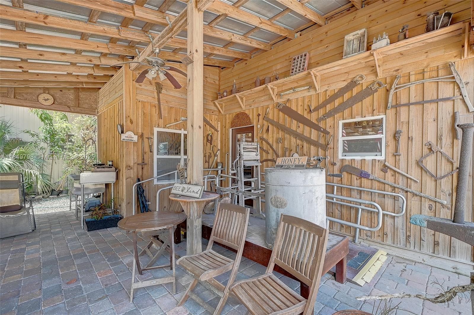 Premier Honey Bee Farm with National Brand Recognition