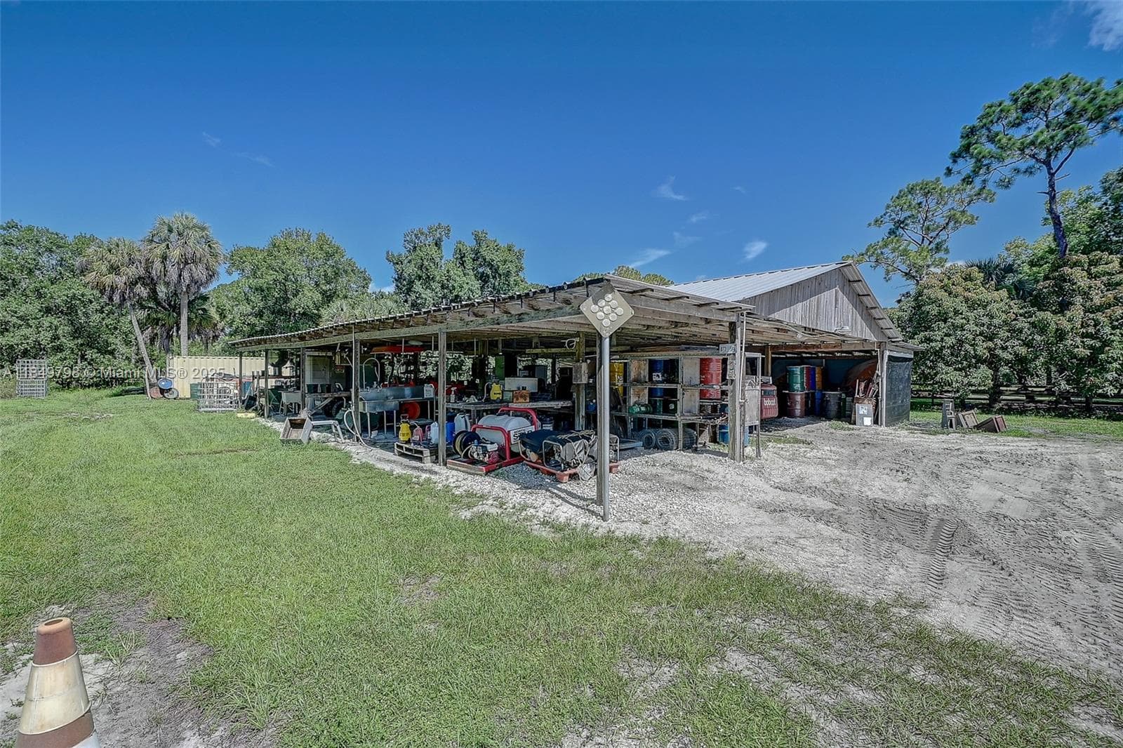 Premier Honey Bee Farm with National Brand Recognition