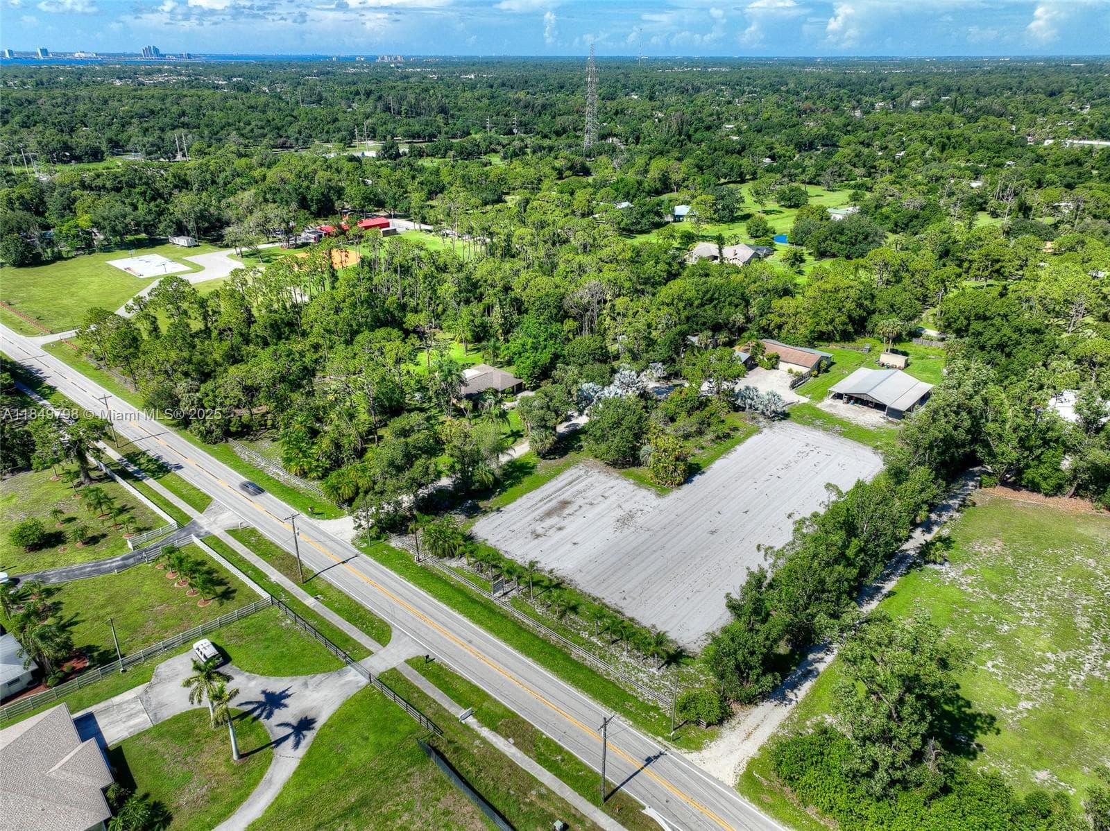 Premier Honey Bee Farm with National Brand Recognition