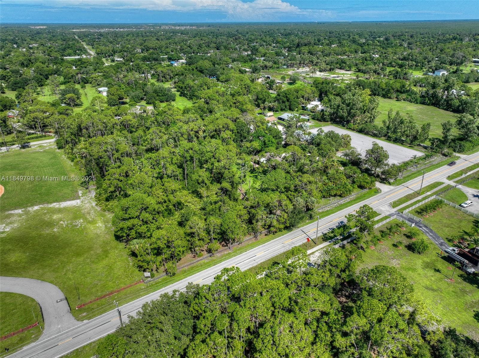 Premier Honey Bee Farm with National Brand Recognition