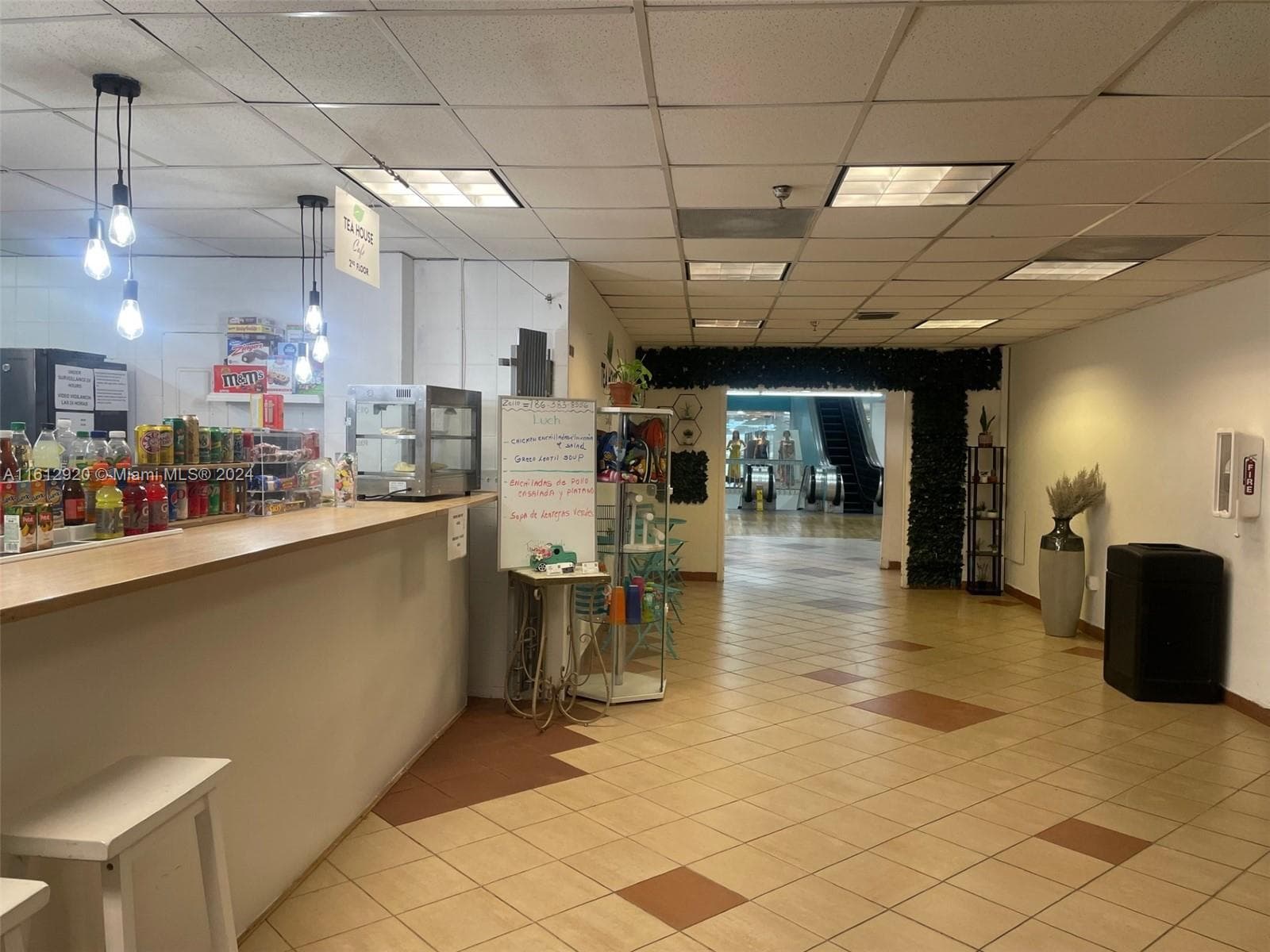 Niche Hotel Cafe with Steady Customer Flow