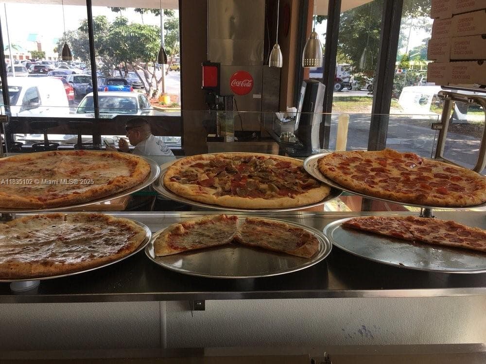 Turnkey Restaurant with Strong Local and Tourist Clientele