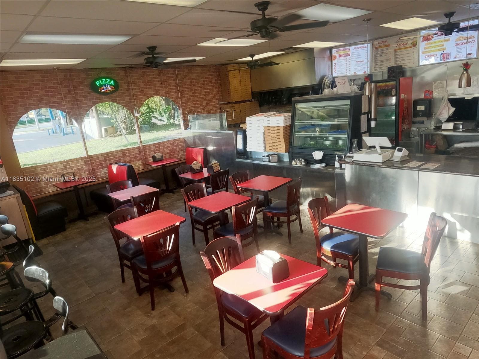 Turnkey Restaurant with Strong Local and Tourist Clientele