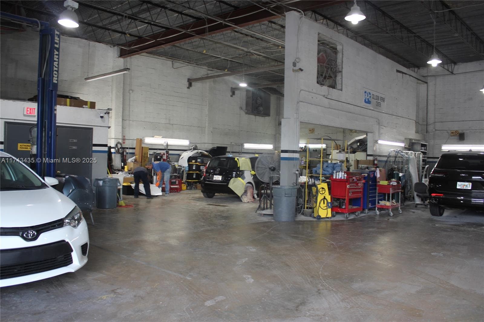Turnkey Auto Body Shop with Active Paint Booth