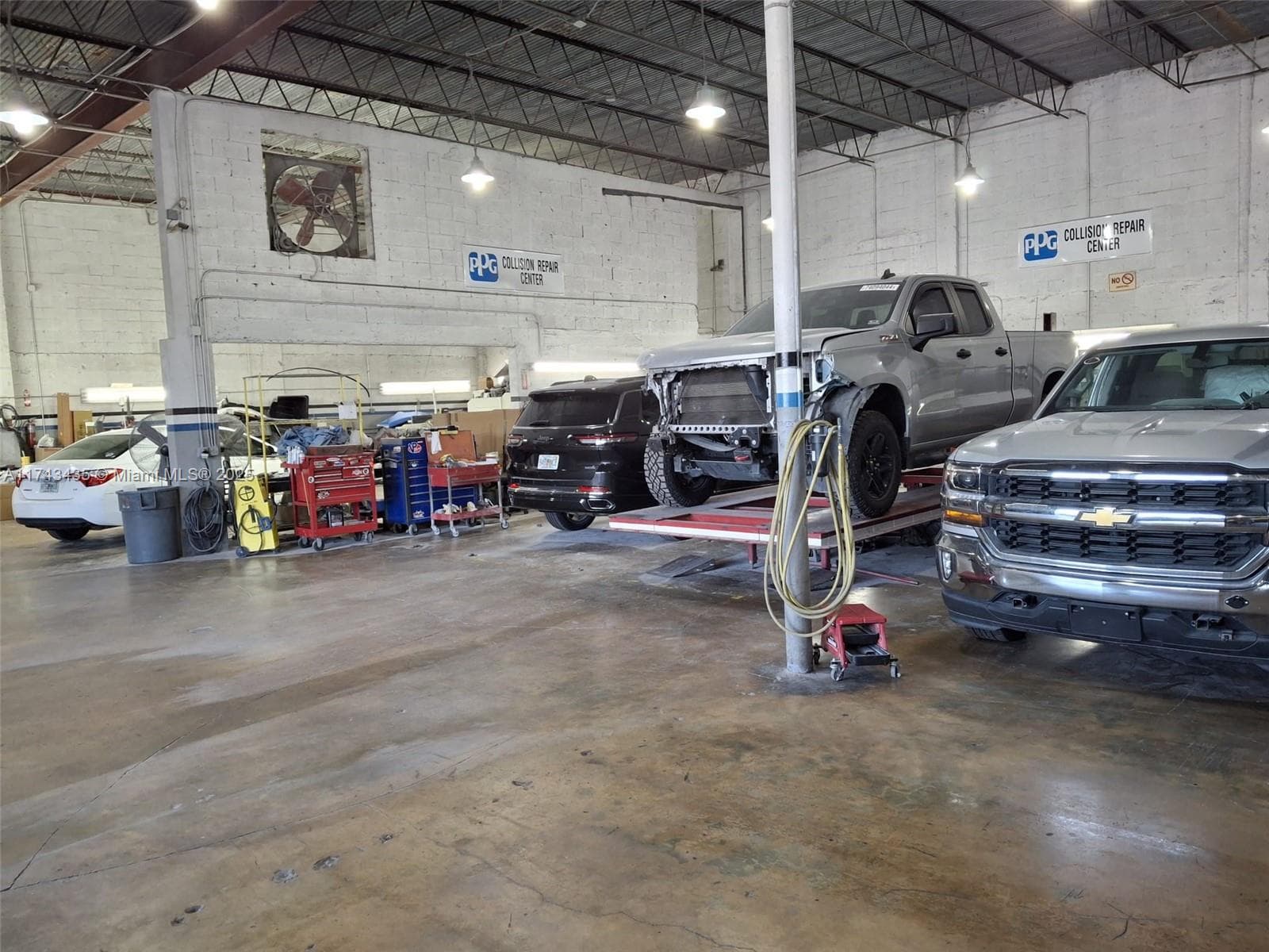 Turnkey Auto Body Shop with Active Paint Booth