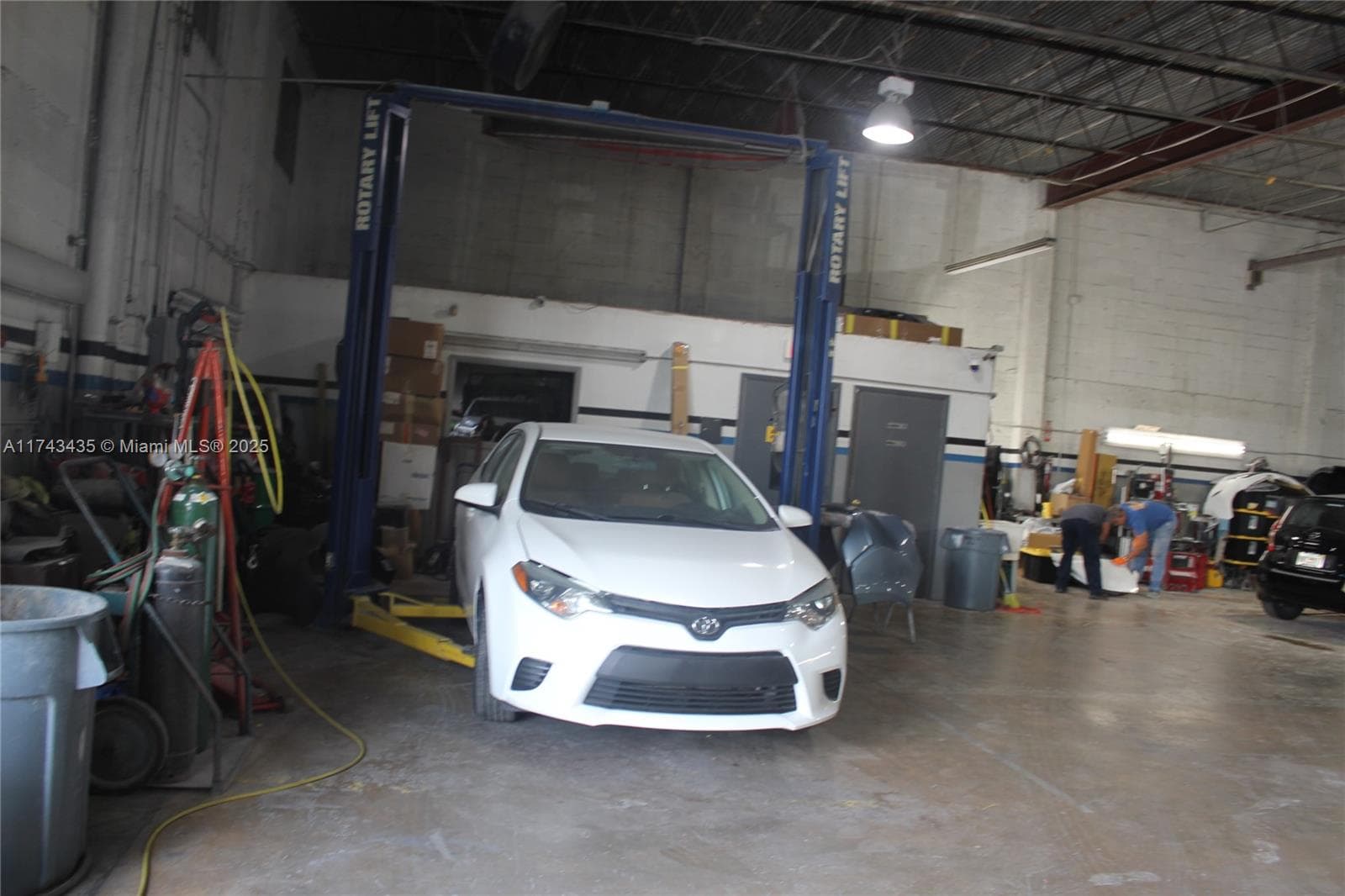 Turnkey Auto Body Shop with Active Paint Booth