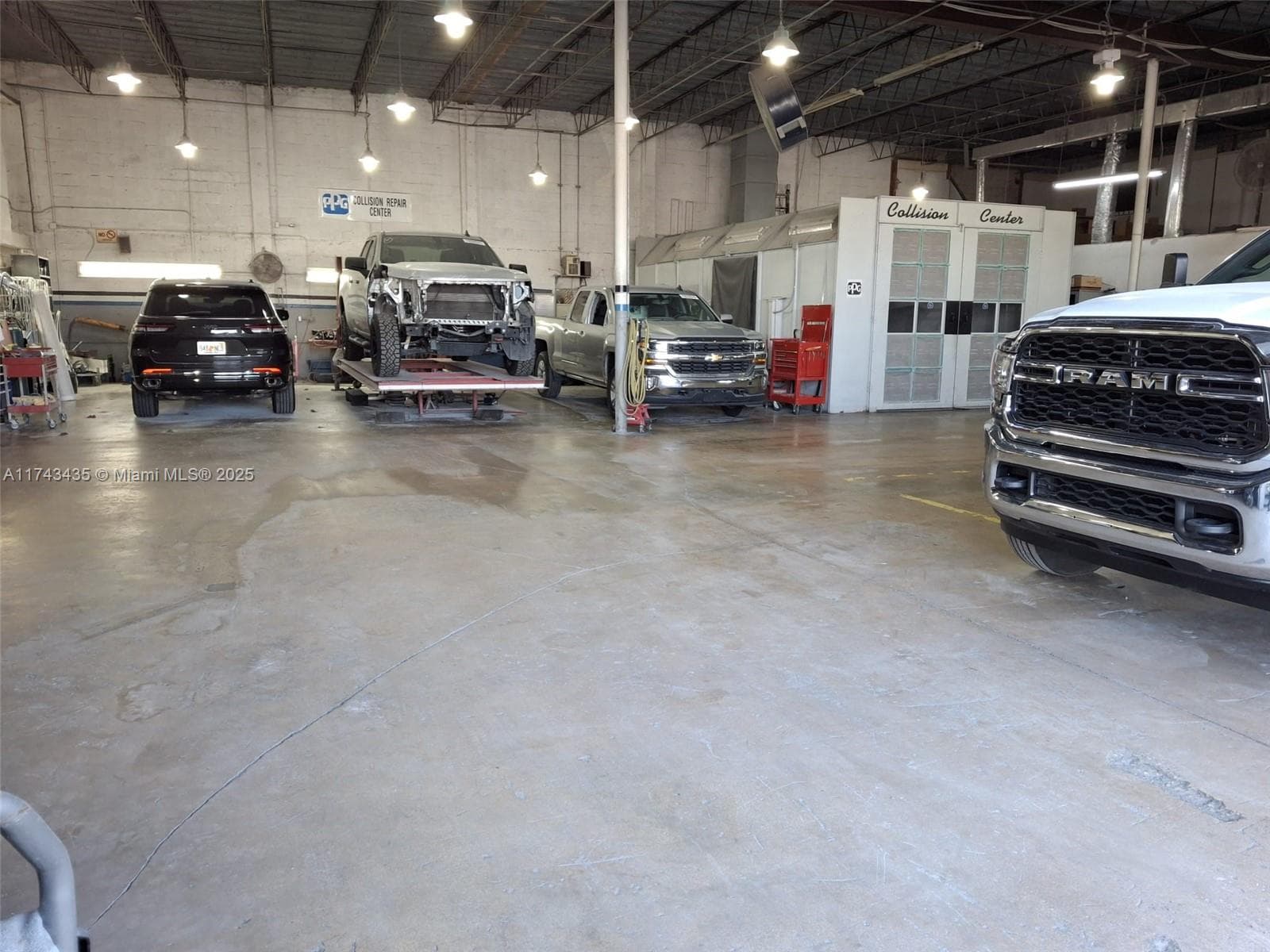 Turnkey Auto Body Shop with Active Paint Booth