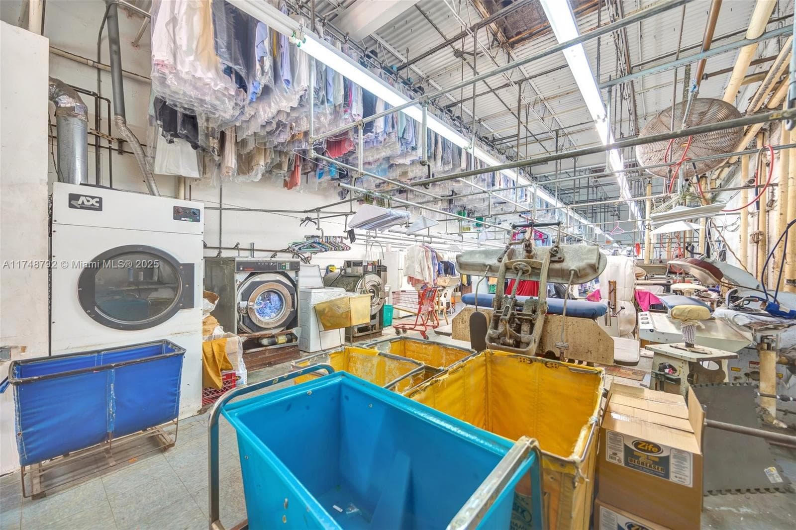 Established Dry Cleaner with Turnkey Operations