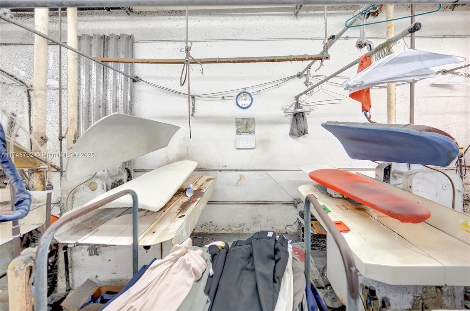 Established Dry Cleaner with Turnkey Operations