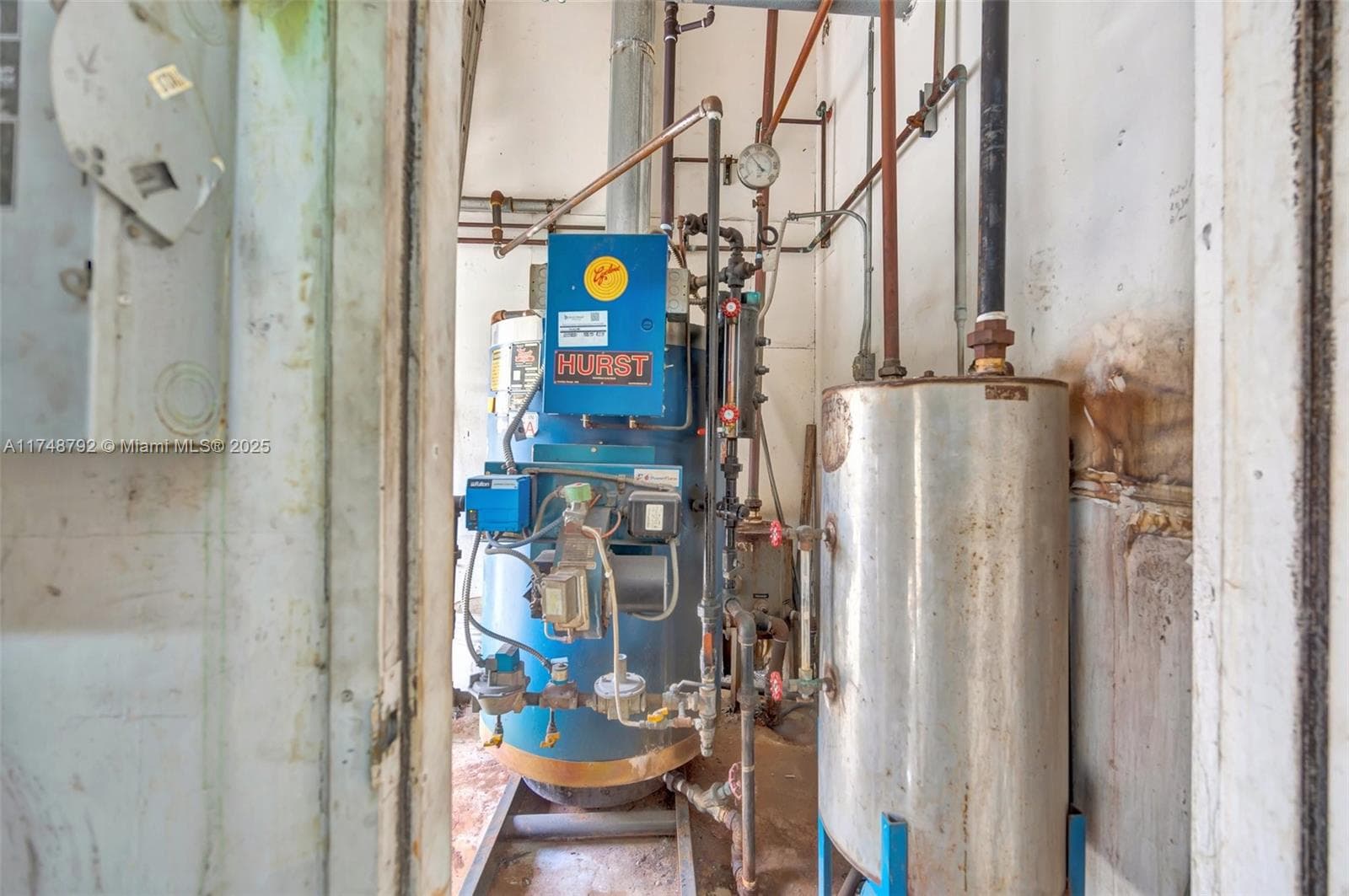 Established Dry Cleaner with Turnkey Operations