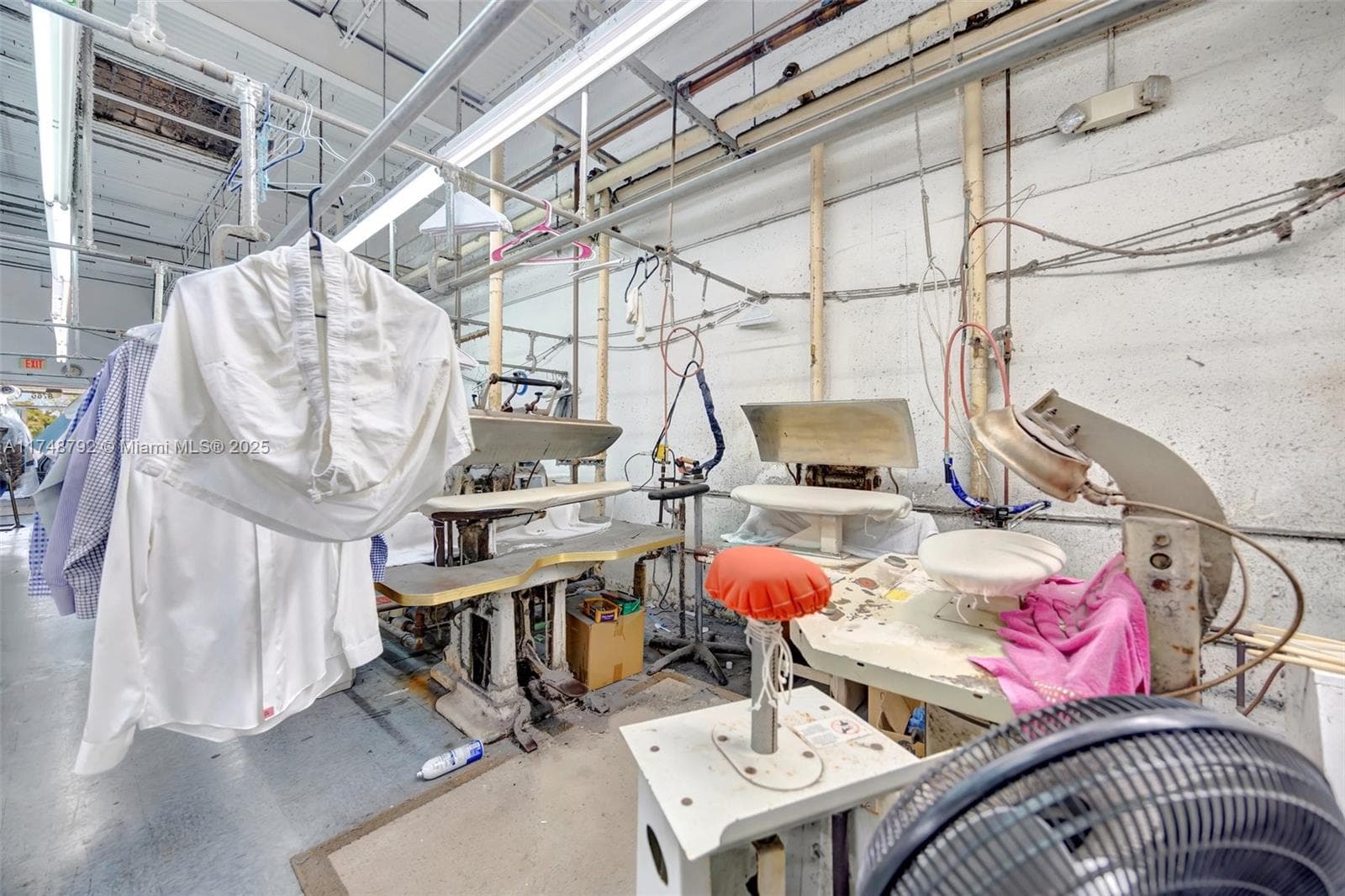 Established Dry Cleaner with Turnkey Operations