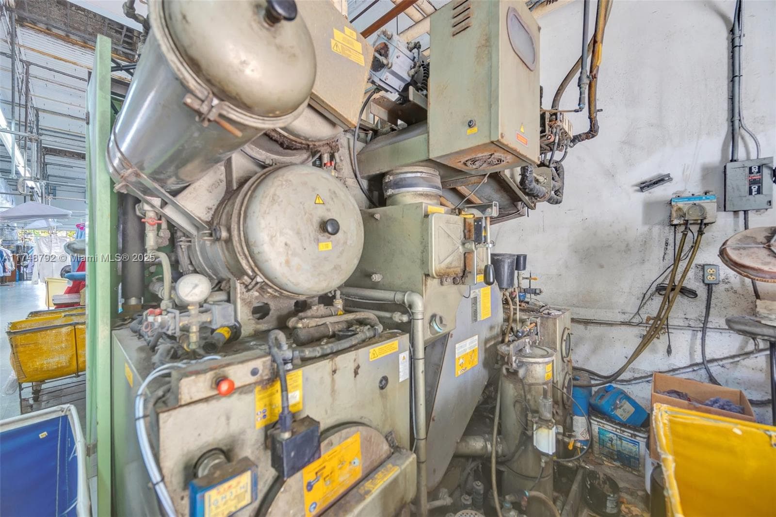 Established Dry Cleaner with Turnkey Operations