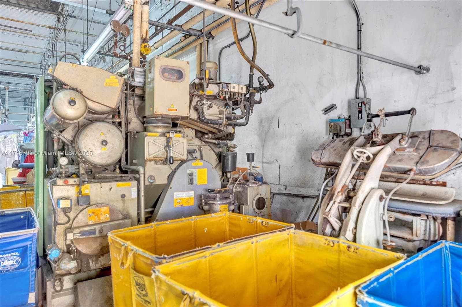 Established Dry Cleaner with Turnkey Operations