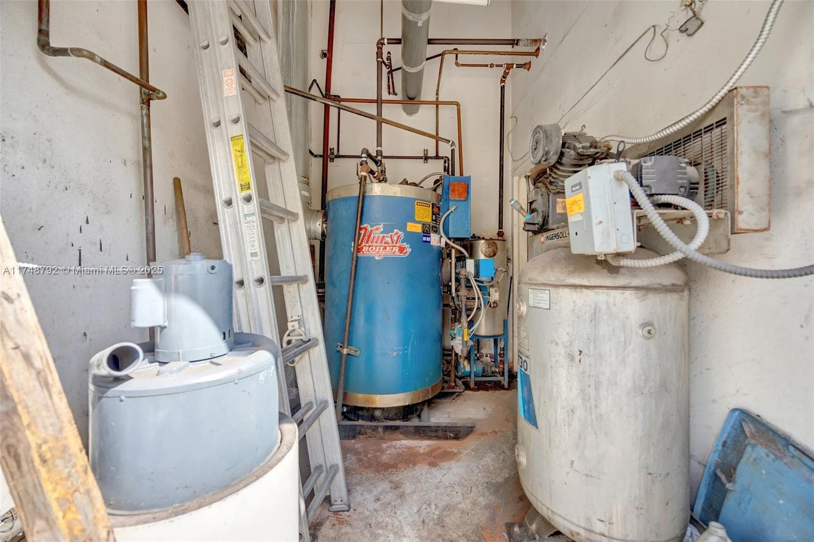 Established Dry Cleaner with Turnkey Operations