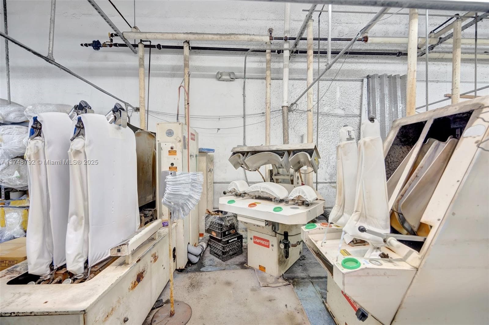 Established Dry Cleaner with Turnkey Operations