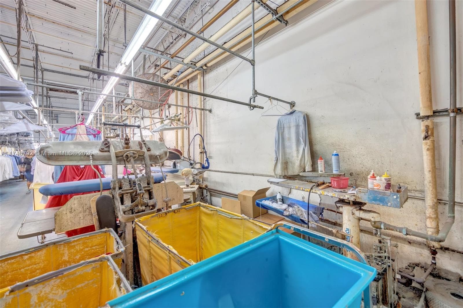 Established Dry Cleaner with Turnkey Operations