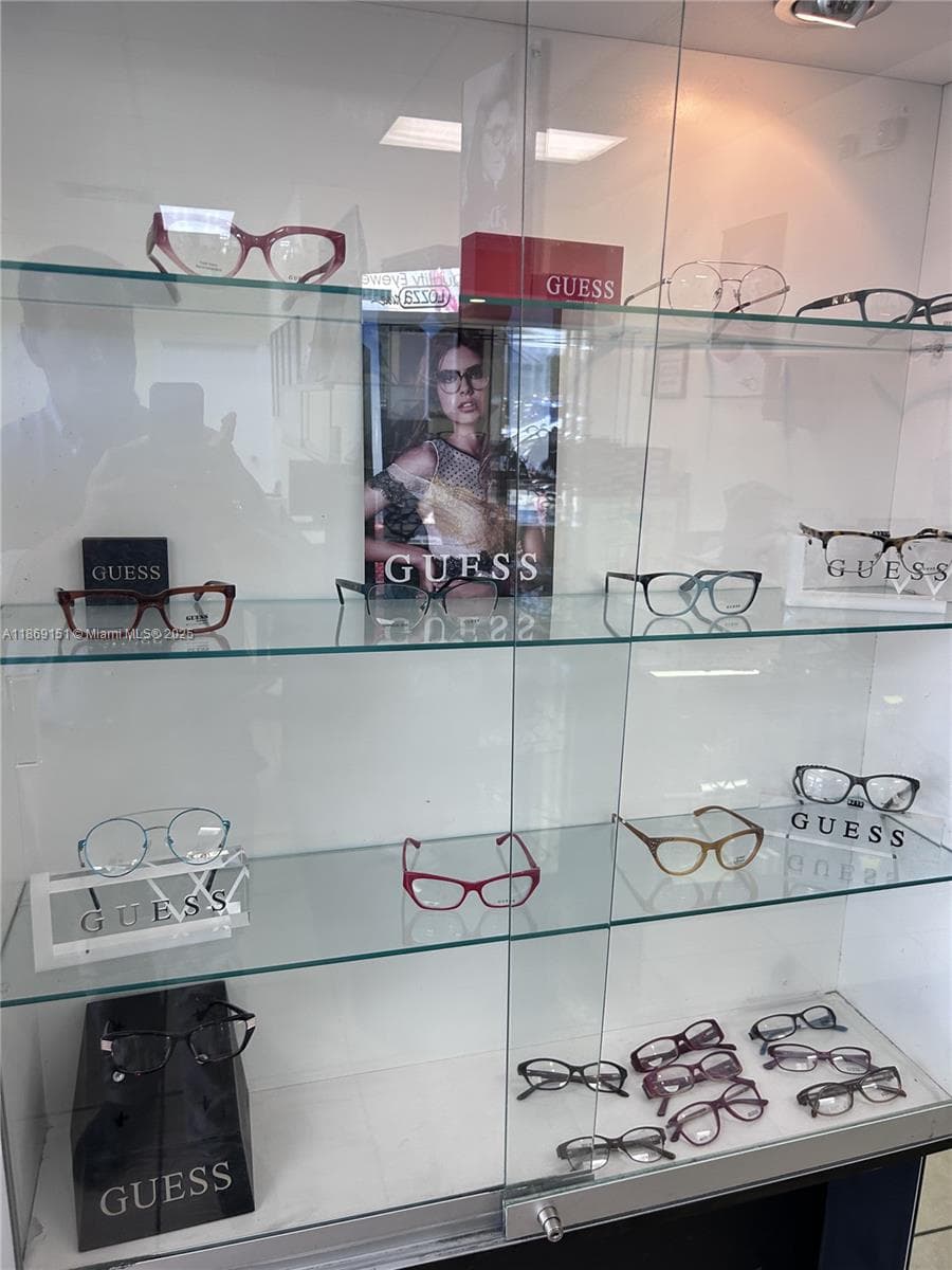 Established Optical Shop with Loyal Customer Base