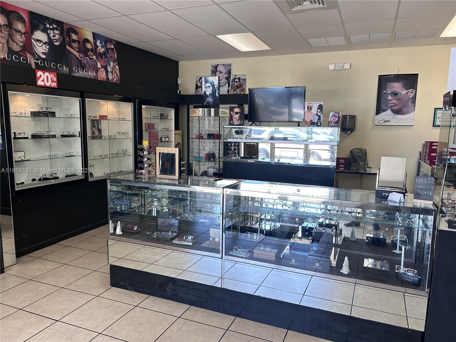 Established Optical Shop with Loyal Customer Base