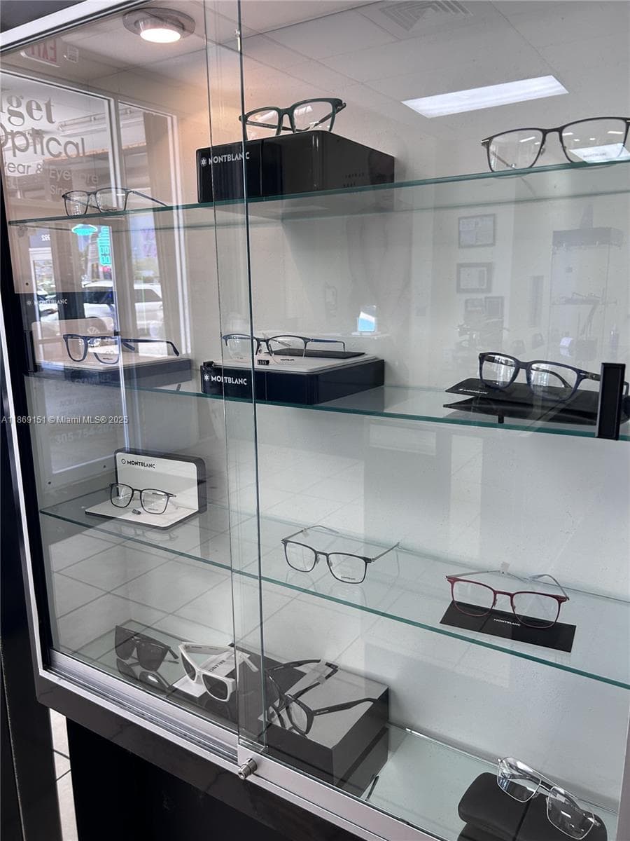 Established Optical Shop with Loyal Customer Base