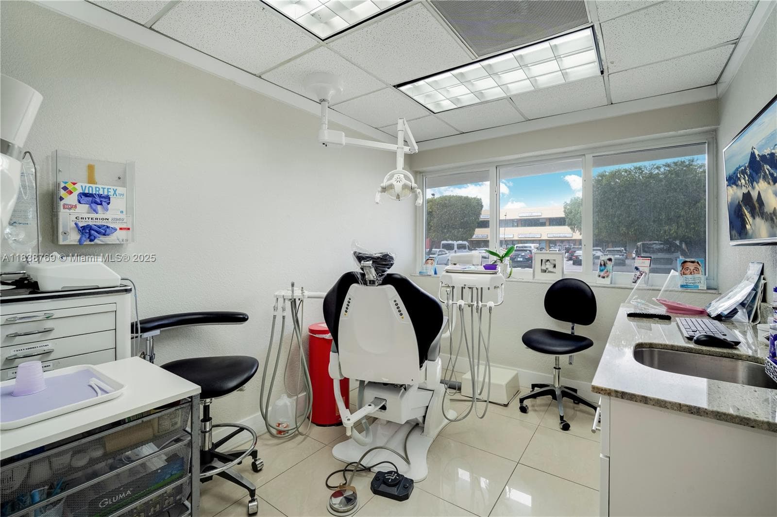 Turnkey Dental Practice with State of the Art Facilities