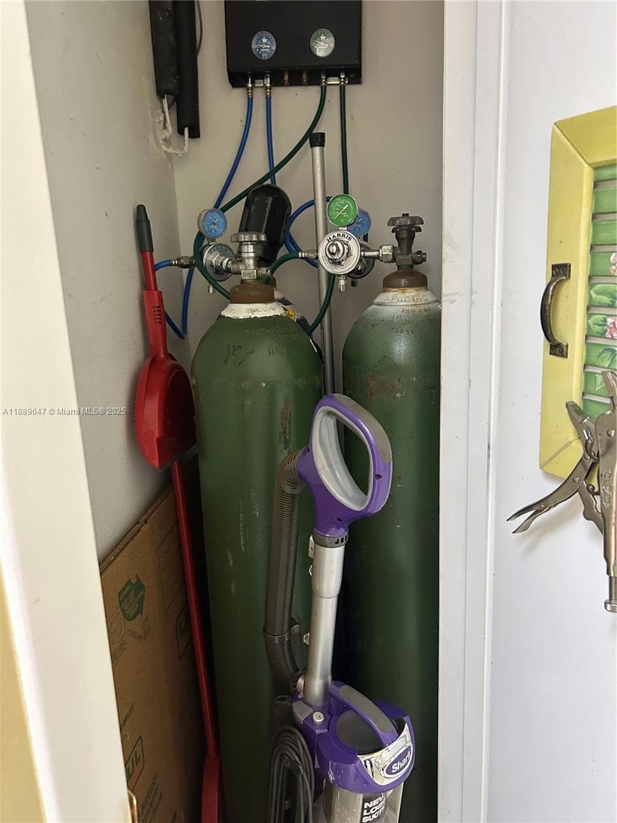 Turnkey Dental Practice with Prime Shopping Center Location